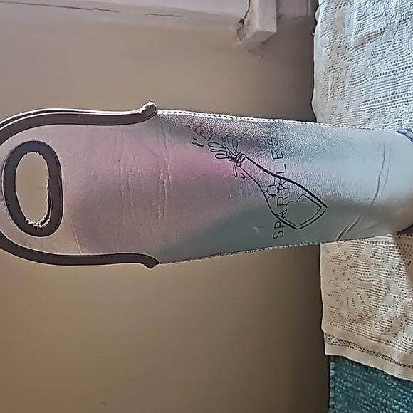 Wine Holder Sleeve FREE W/BUNDLE - Picture 3 of 6
